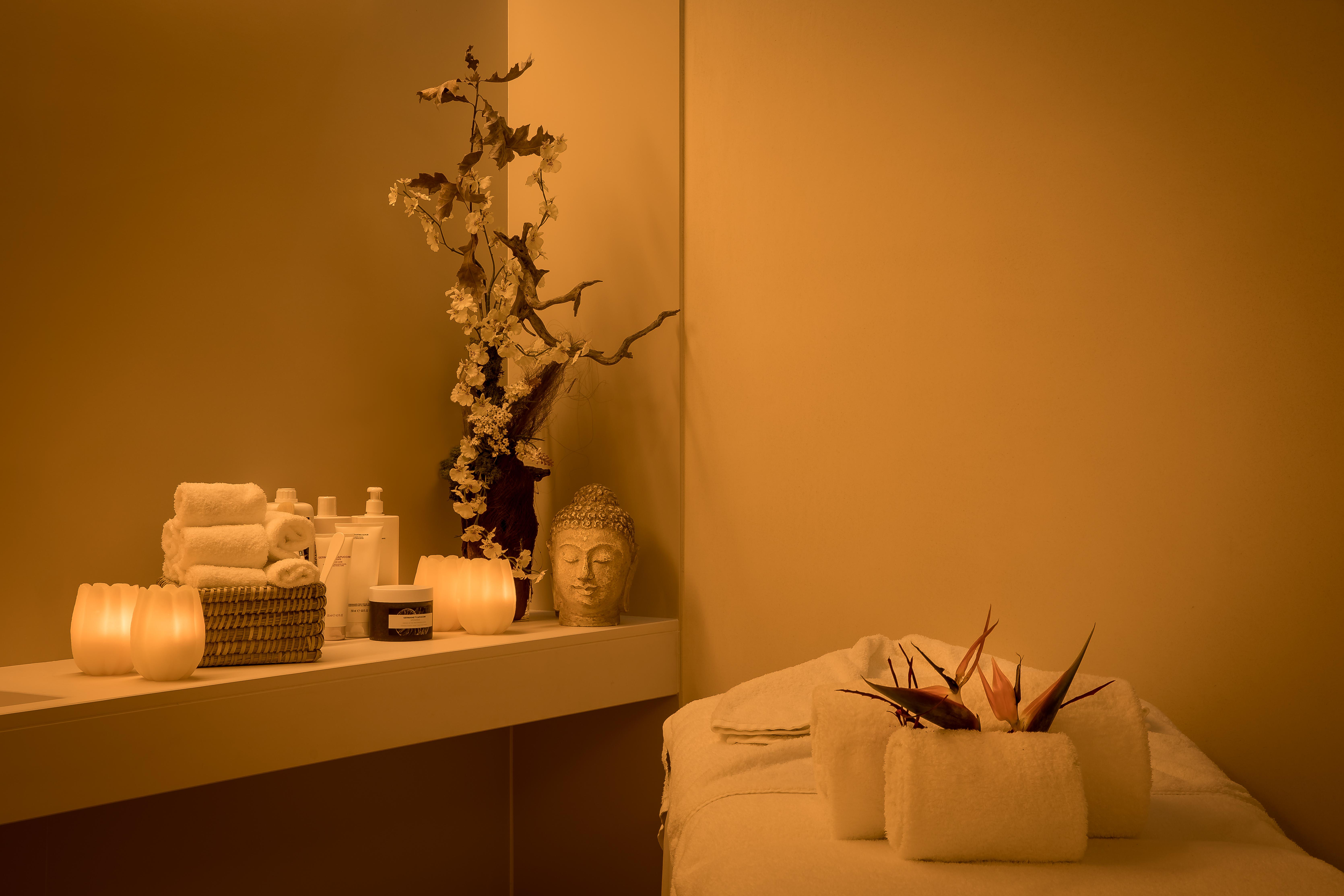 Hotel Ohla Eixample Barcelona Exterior foto A spa treatment room