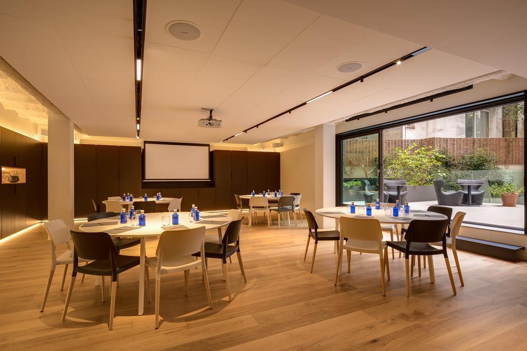 Hotel Ohla Eixample Barcelona Exterior foto The meeting room at the London Business School